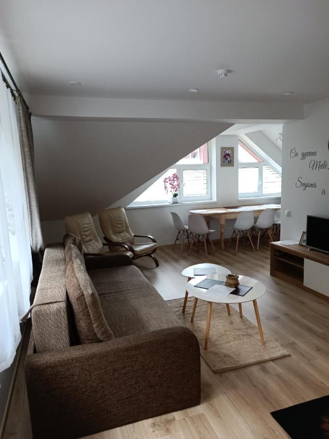Liuto Apartamentai Juodkrantė Exteriör bild