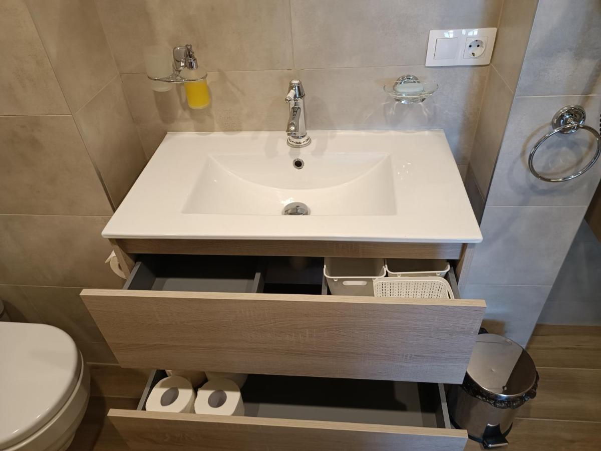 Liuto Apartamentai Juodkrantė Exteriör bild